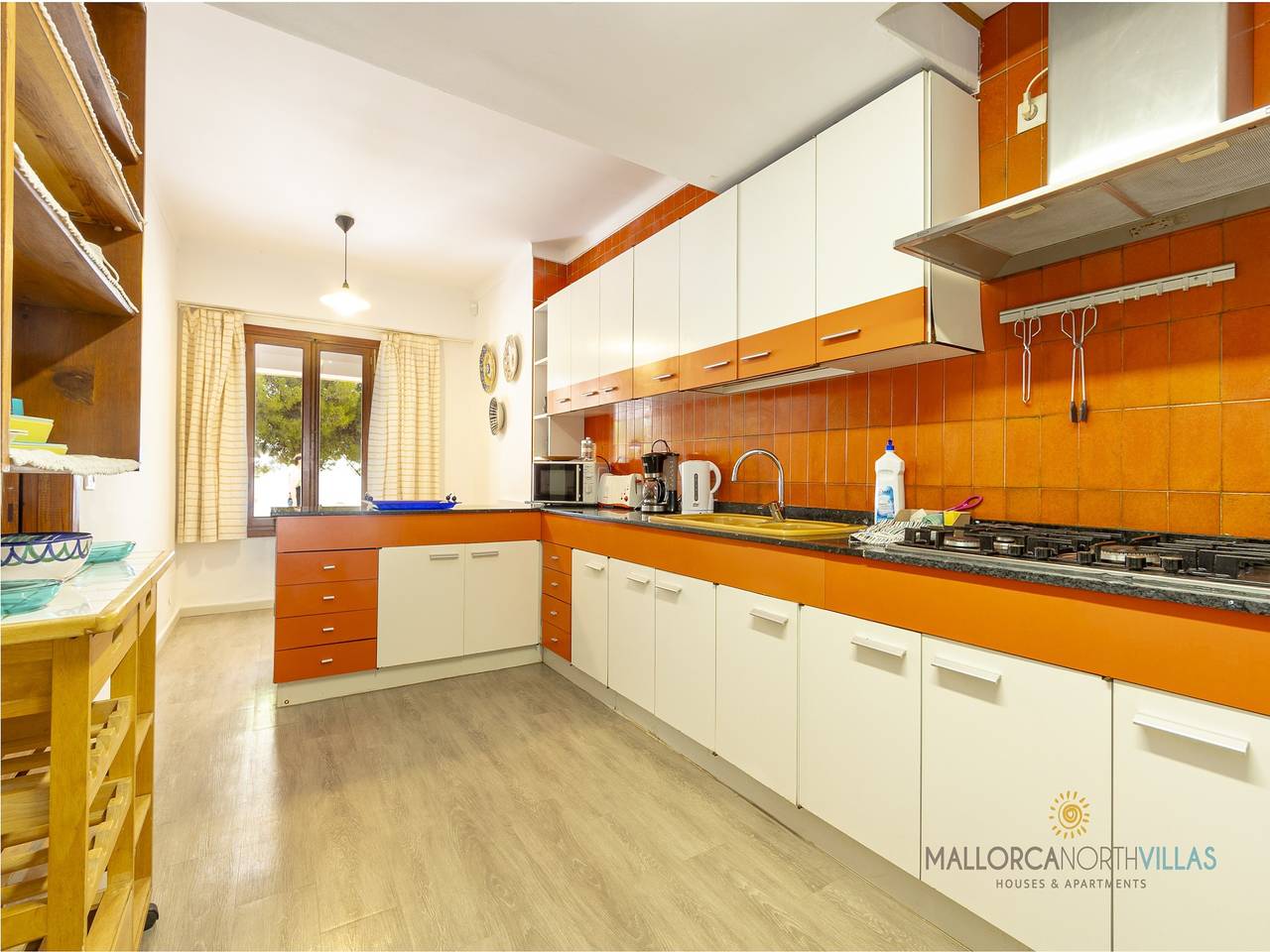 Entire apartment, Apartment in Port de Pollença by the Beach in Port de Pollença, Pollença