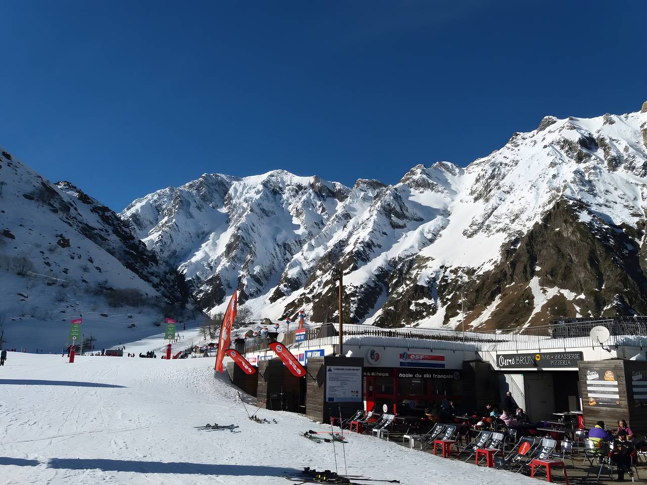 Entire apartment, Comfortable Stay in Saint-Lary – 3 Apartment, Terrace, Heated Pool, and Direct Cable Car Access in Saint-Lary-Soulan, Pyrenees National Park