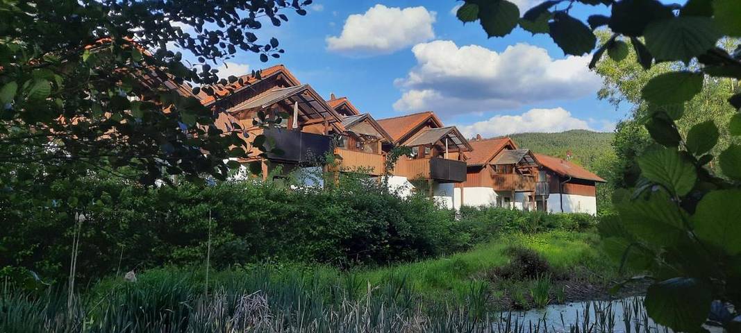 Ferienwohnung für 4 Personen, mit Balkon und Terrasse sowie Garten und Seeblick