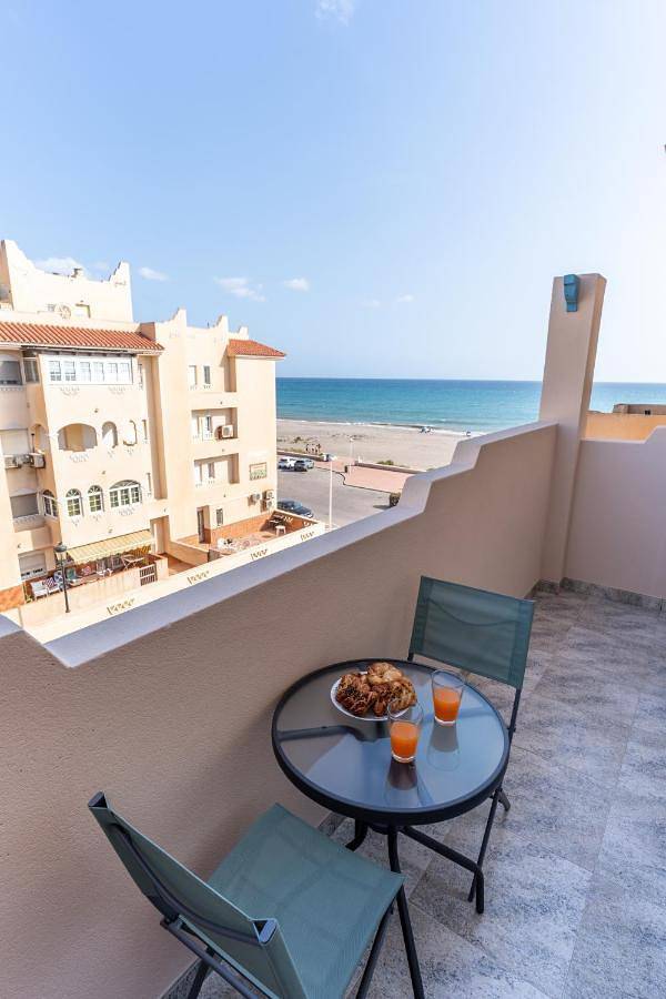 Apartamento entero, One-Bedroom Apartment in Playa de Torregarcía (Almería), Almería