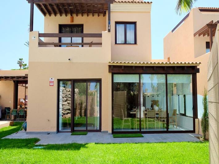 Chalet voor 6 personen, with whirlpool and terras as well as tuin and zwembad in Zuid Tenerife