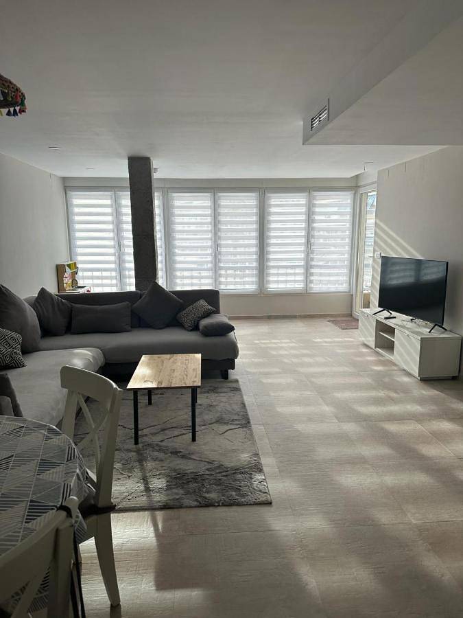 Bungalow para 4 personas, con piscina para niños y piscina además de jardín y vistas en San Juan Playa (Alicante)