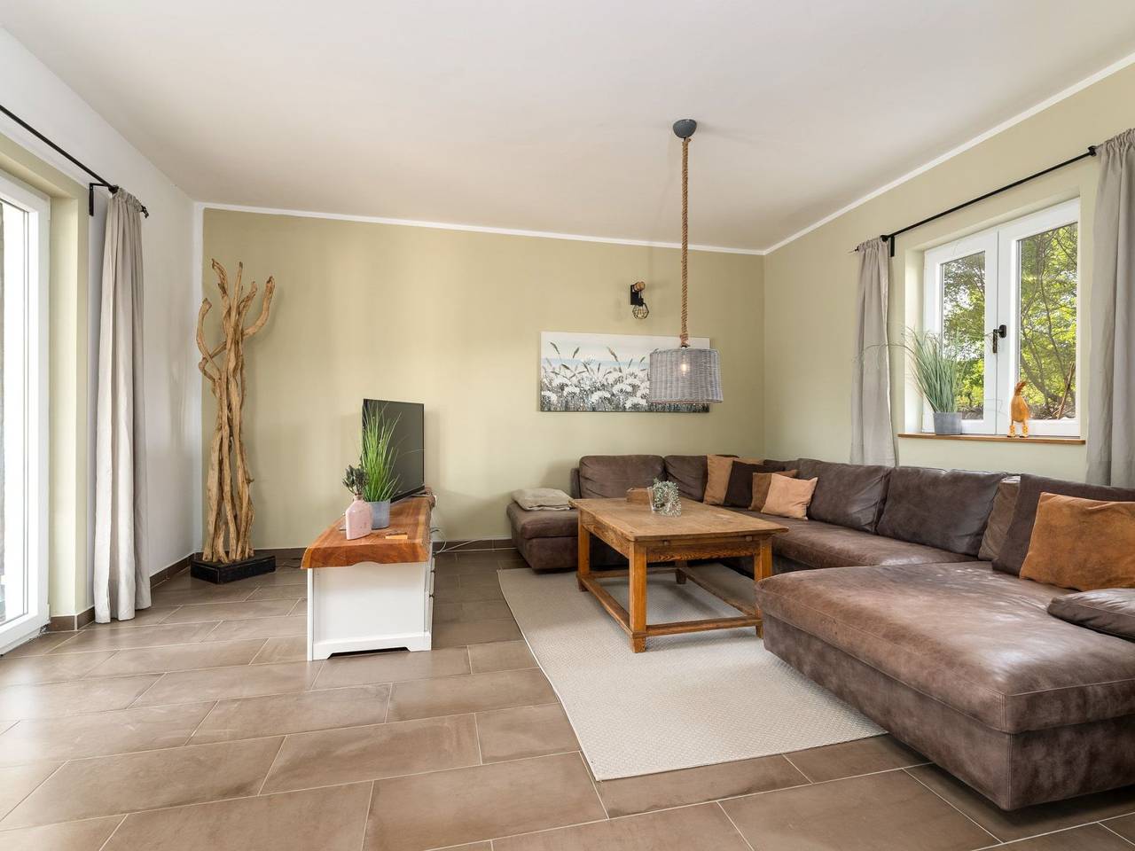 Eine luxuriöse Villa "Maslina" mit Pool und Grill in Garica, Krk