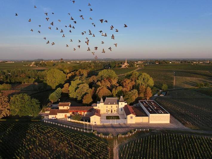 Gîte pour 2 personnes, avec jardin et vue à Néac