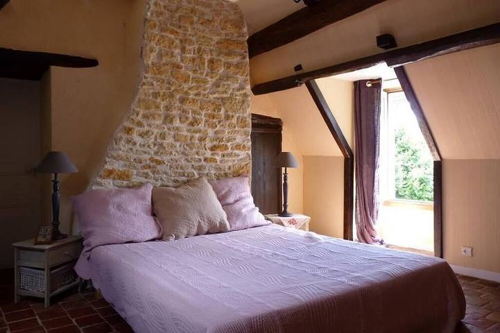 Entzückende Landhaus im Herzen eines Weilers mit Blick auf das Tal in Nièvre