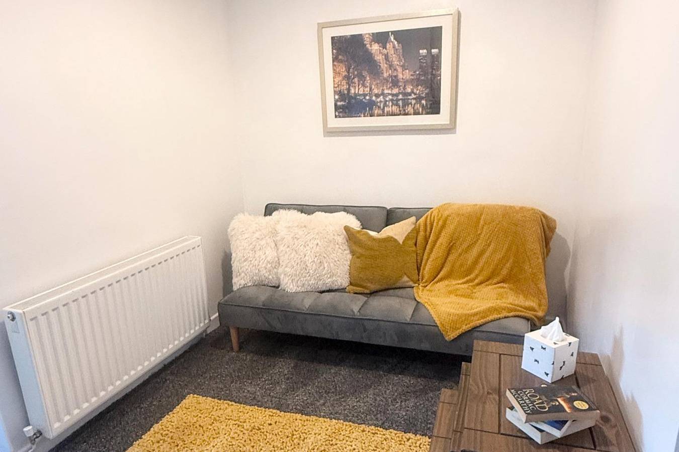 Entire holiday apartment, 1 Bed Flat - Sleeps 3 - Parking - Pet friendly in South Shields, South Tyneside