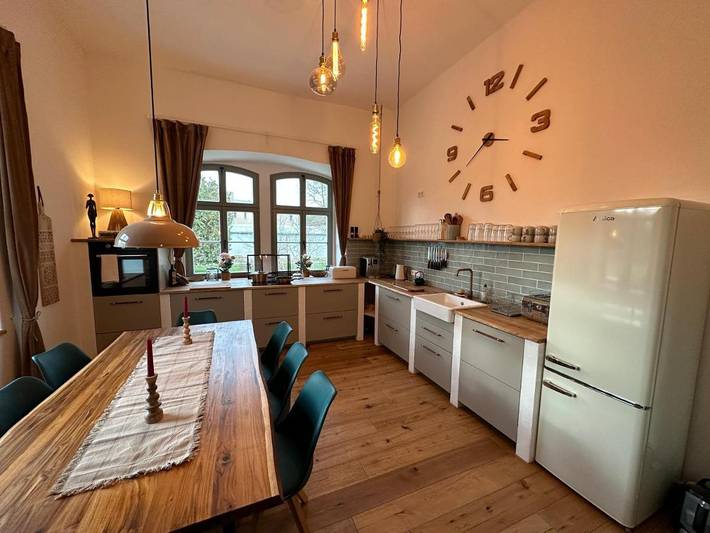 Ferienwohnung für 7 Personen, mit Balkon und Terrasse sowie Garten und Pool