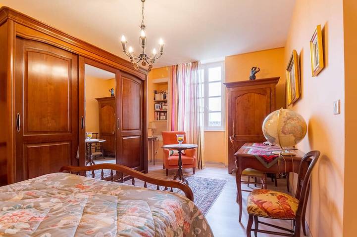 Gîte pour 3 personnes, avec Jardin et Piscine à Tournecoupe