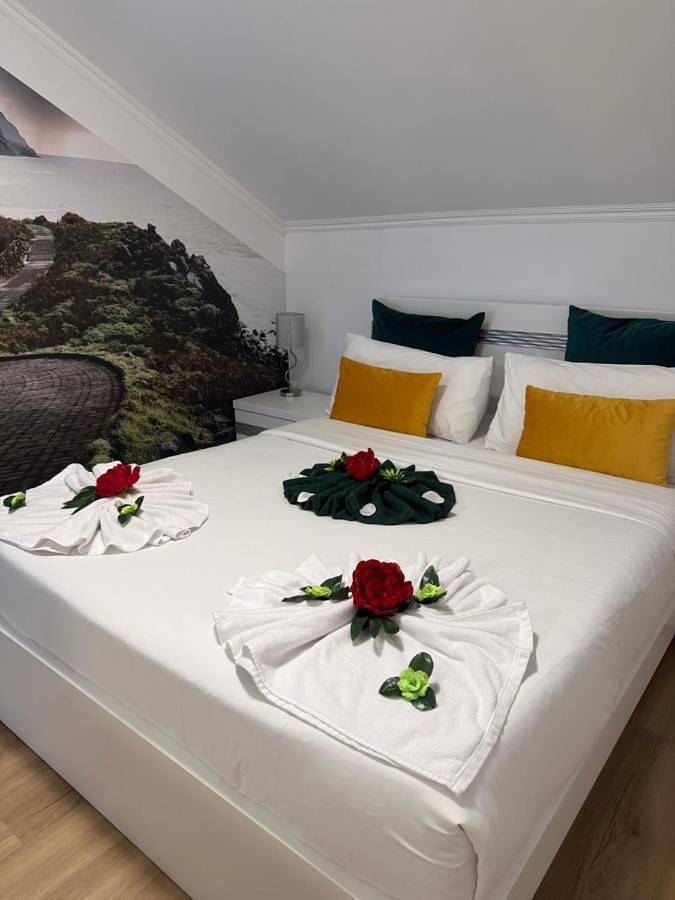 Gîte pour 4 personnes, avec Balcon ainsi que Terrasse et Vue dans Achadas da Cruz - 2