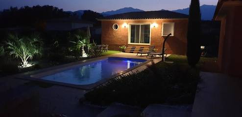 Gîte pour 4 personnes, avec vue ainsi que jardin et piscine à Prunelli-di-Fiumorbo