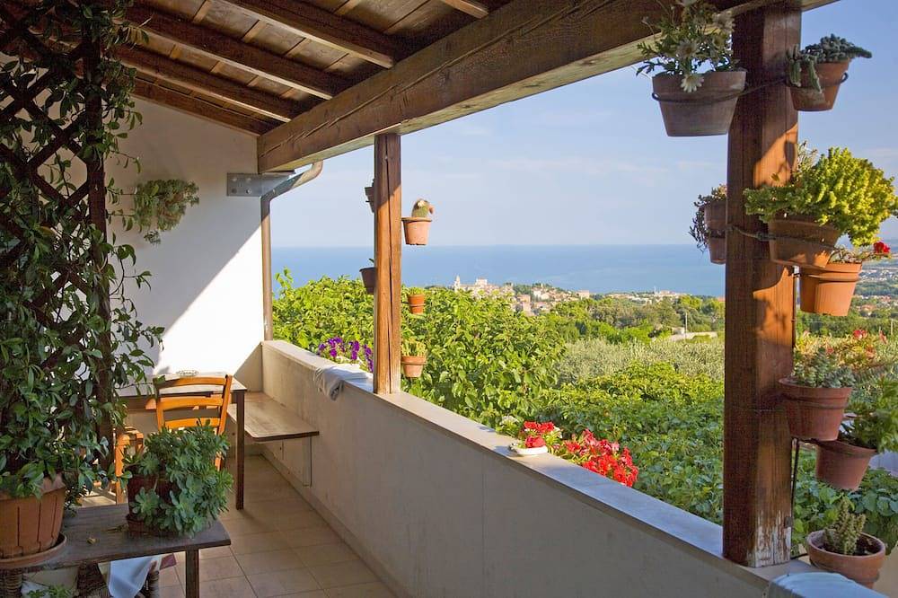 Unique panorama for apartment I Sassi Neri in Sirolo, Riviera del Conero
