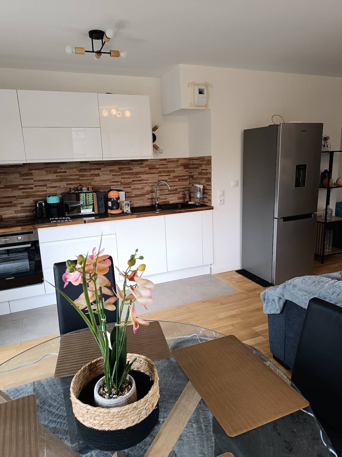 Appartement entier, Appartement 'Chez Sibylle Chevreuse Saclay' avec balcon, Wi-Fi et climatisation in Saint-Rémy-lès-Chevreuse, Parc naturel régional de la Haute Vallée de Chevreuse