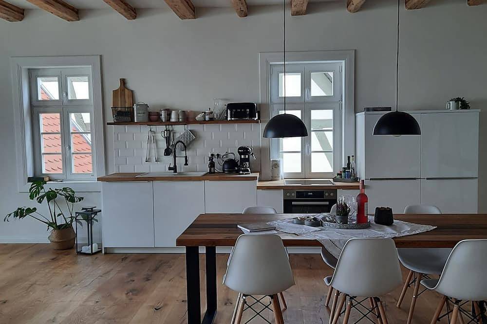Ganze Wohnung, Moderne Ferienwohnung \"Tanzsaal\" Wohnen im denkmalgeschützten Fachwerkhaus in Hasselbach, Sinsheim
