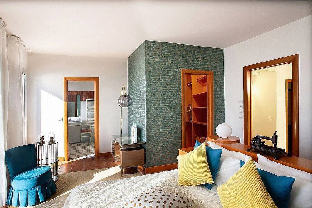 Villa Doride: An elegant and welcoming three-story residence which faces the sun and the sea, with Free Wi-Fi. in Taormina, Province de Messina