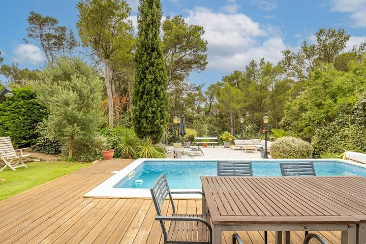 Location de vacances pour 6 personnes, avec vue ainsi que terrasse et piscine, animaux acceptés à Moussan - 2