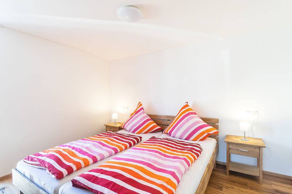 Ganze Wohnung, Alpen-Hostel Abendsonne 1, Buxacher Straße 23 mit Motorradvermietung in Memmingen, Bayerisch Schwaben