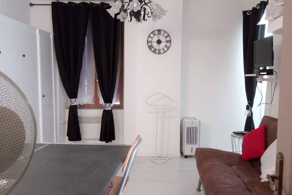 Ganze Wohnung, Studio 25 m2 möbliert renoviert in Pont-Saint-Esprit, Nimes und Umgebung