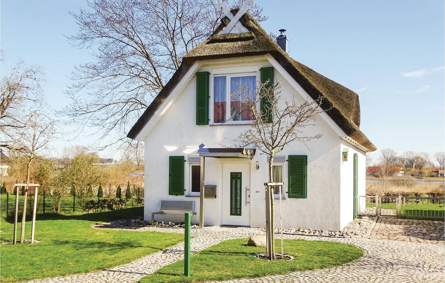 Gemütliche Wohnung mit Terrasse, Parkplatz 2km vom Strand entfernt in Kirchdorf (Poel), Nordwestmecklenburg (Wismar und Umgebung)