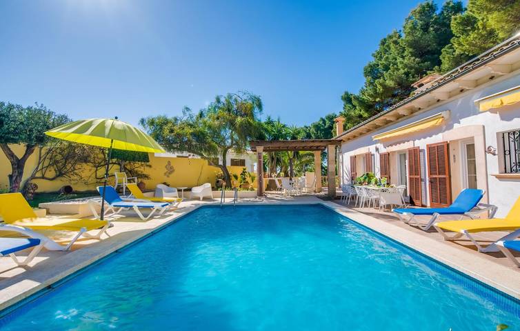 Sea View Apartment with Pool & Terrace, 600m to Cala de n'Aladern in Cala Provençal, Capdepera