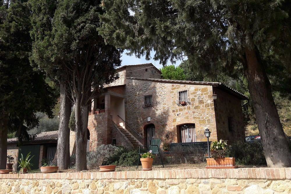 Villa di campagna indipendente con giardino a Montepulciano in Toscana in Montepulciano, Siena e dintorni