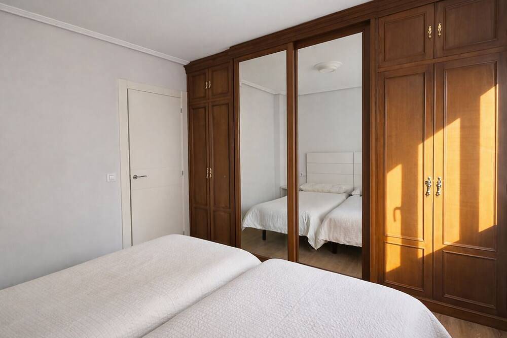 Entire apartment, Llanes Downtown Port View Apartment - Vega 2 in Llanes, Costa Verde (Spain)