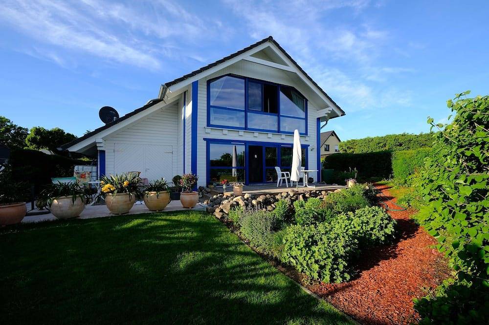 Ganze Wohnung, Ferienwohnung im Wohnblockhaus - barrierefreie Ferienwohnung am Plauer See in Alt Schwerin, Plauer See