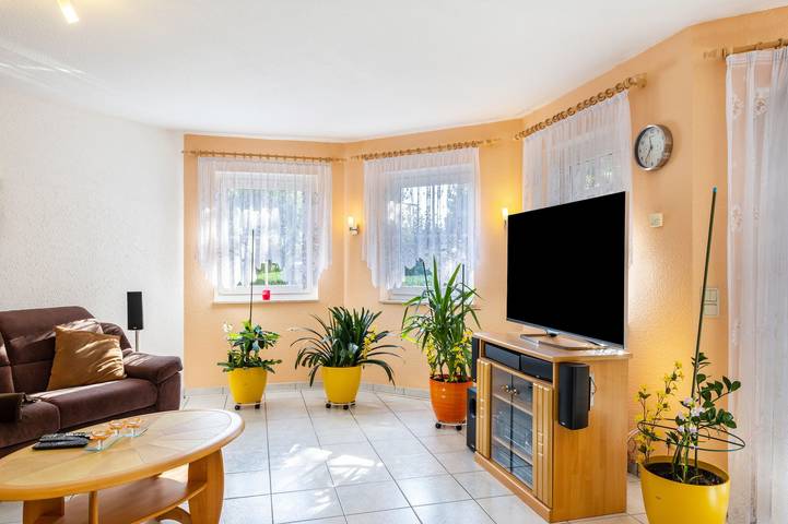 Einfamilienhaus mit Garten, privater Terrasse, Garten und Balkon in Erfurt in Erfurt, Thüringer Kernland