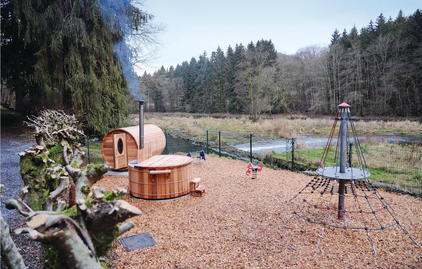 Ferienhaus für 24 Personen mit Sauna in Herbeumont, Neufchâteau und Umgebung