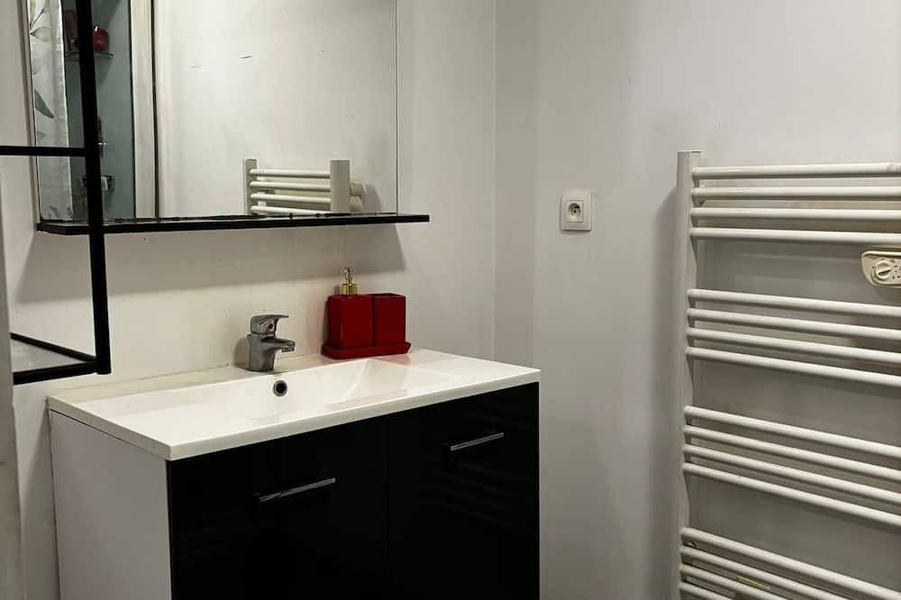 Entire apartment, Joli Appartement Dans Petite Résidence Privée, Très Calme in Prés d'Arènes, Montpellier