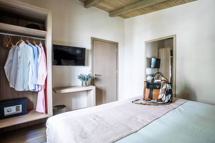 Location de vacances pour 4 personnes, avec terrasse ainsi que jacuzzi et jardin dans Kalambáka - 4