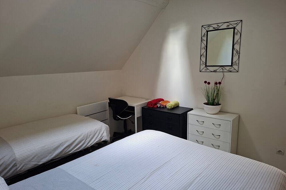 Maisonfrancolatine – House with Parking, Terrace, and Garden in Sainte-Maure-de-Touraine, Chinon region