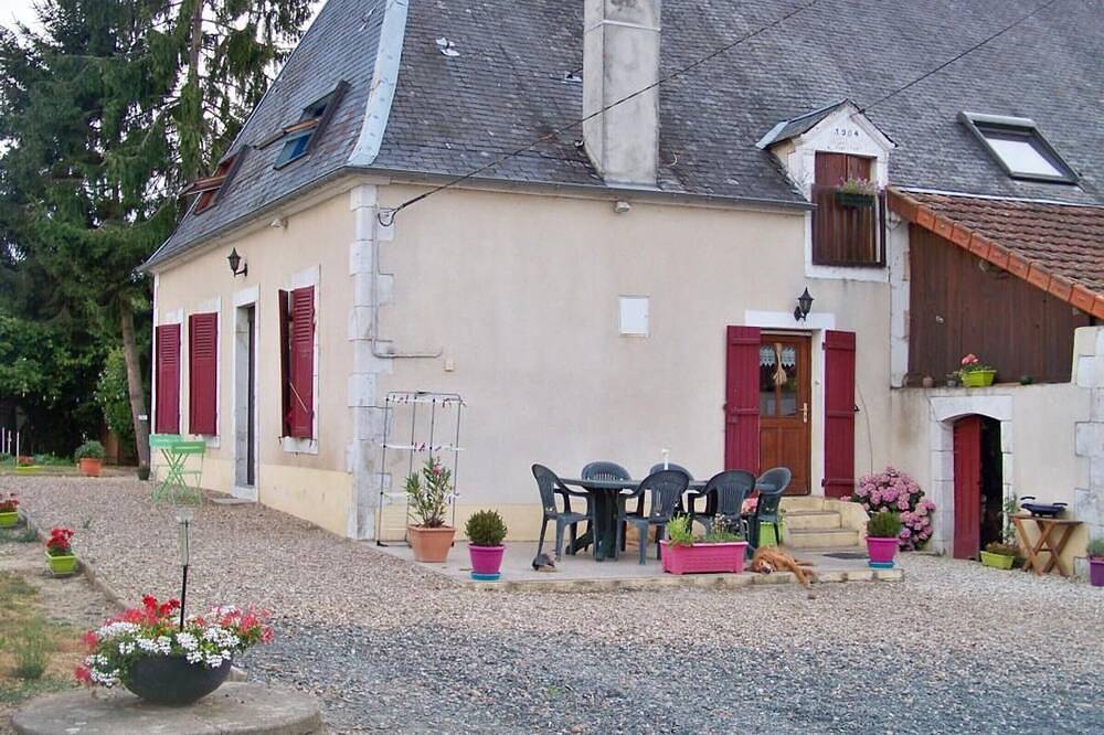 Gîte et camping à la ferme avec espace détente - Profitez de la campagne du Berry in La Berthenoux, Région de La Châtre