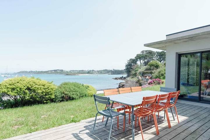 Location de vacances pour 12 personnes, avec balcon ainsi que jardin et sauna dans Plage Koréjou