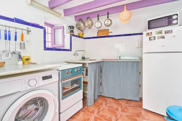 Holiday Home 'Casa Rural El Tesillo' with Mountain Views and Wi-Fi in Canillas de Aceituno, Cordillera Penibética