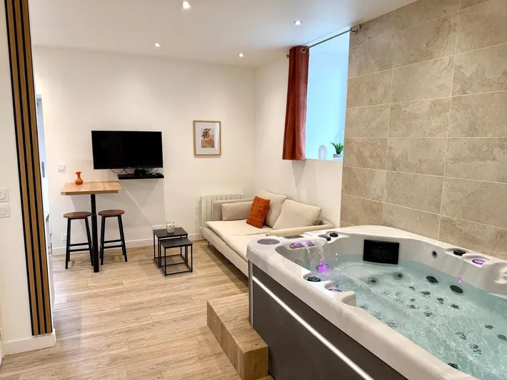 Apartamento de vacaciones para 2 personas, con jardín además de terraza y jacuzzi, Se admiten mascotas - 1