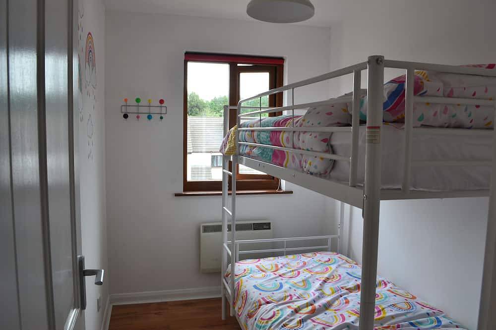 Family Holiday Home in North Cornwall - Sleeps 6 in Wadebridge, Cornwall