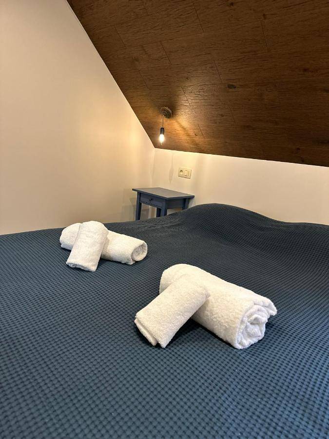 Location de vacances pour 2 personnes, avec vue ainsi que terrasse et piscine à Haybes - 3