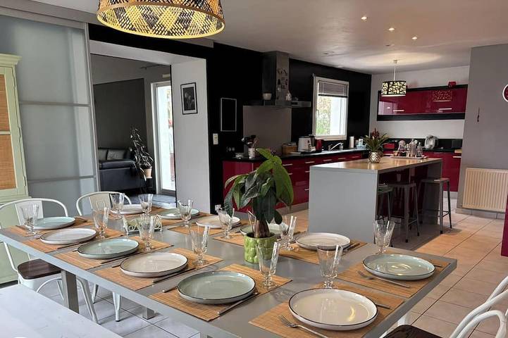 Gîte pour 12 personnes, avec Terrasse et Jardin à Challans