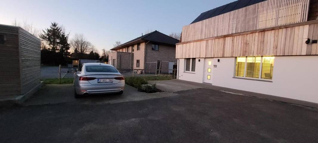 Location de vacances pour 5 personnes, avec Terrasse ainsi que Jardin et Vue à Wervik