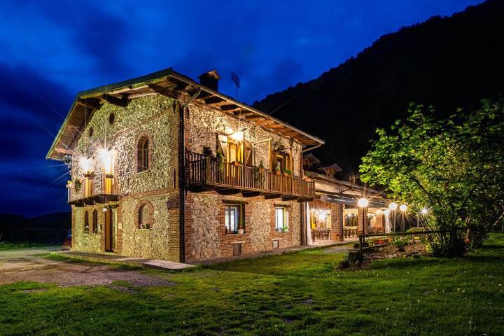 Gîte pour 2 personnes, avec jardin et vue, animaux acceptés à Chiusa di Pesio