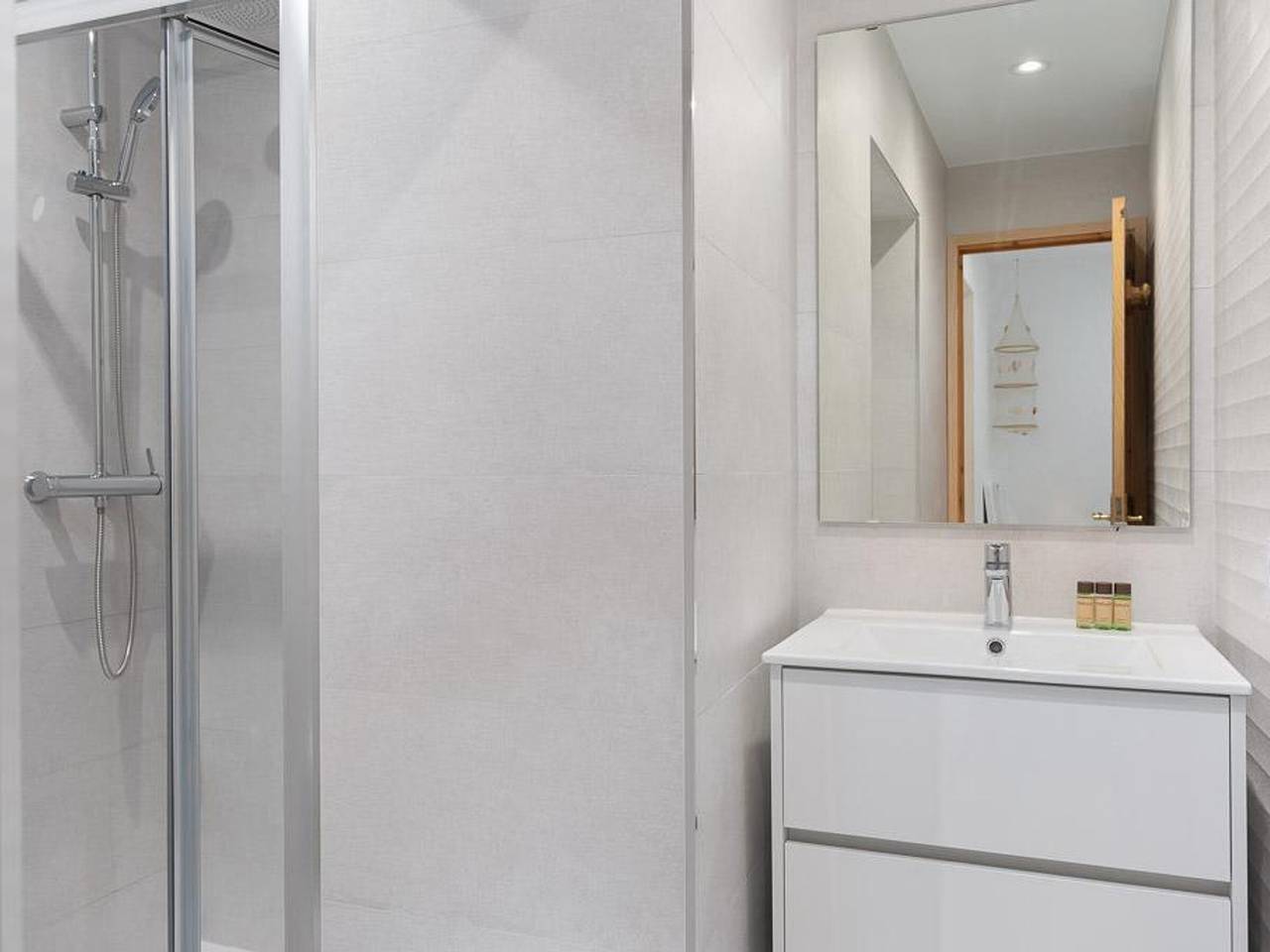 Appartement entier, Appartement bord de mer à Tamariu pour 4-6 pers, climatisé et lumineux in Platja de Tamariu (Palafrugell), Tamariu