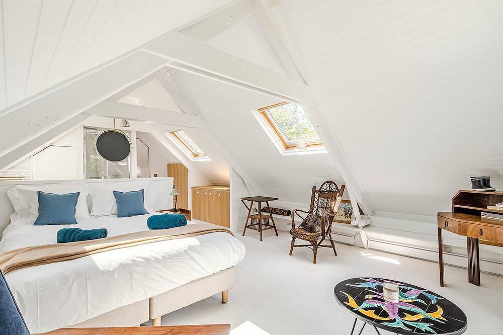 Samzun, close to the beach, garden & sea view in Locmaria, Côte des Mégalithes