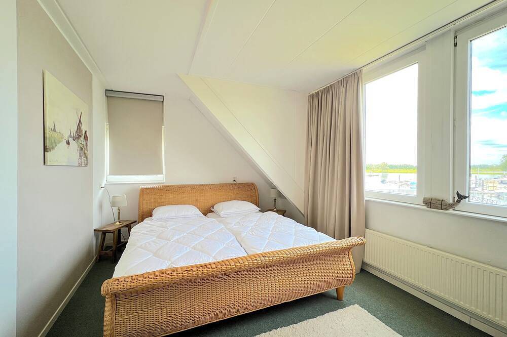 Geräumiges Ferienhaus am Wasser in Stevensweert in Stevensweert, Limburg (Niederlande)