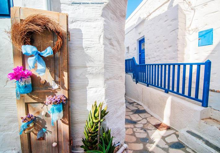 Hel lejlighed, Apartment 'The Balcony Of Bougainvillea' with Sea View, Wi-Fi and Air Conditioning in Ermoupoli, Syros