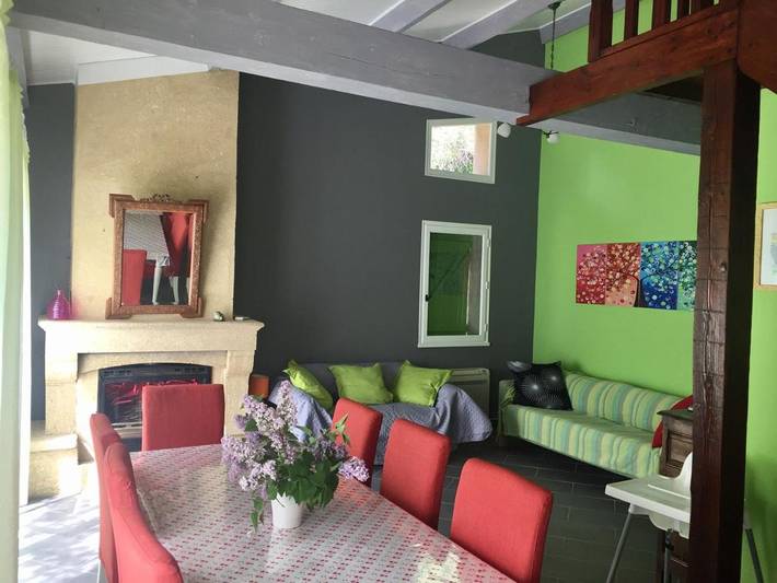 Location de vacances pour 6 personnes, avec jardin ainsi que piscine et vue, adapté aux familles à Mondragon - 4
