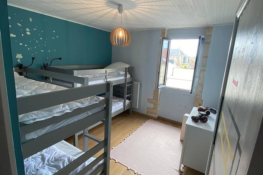 Jolie Maison de pêcheur atypique de 10 personnes , mer, commerces 150 mètres in Saint-Aubin-sur-Mer (Calvados), Région de Caen