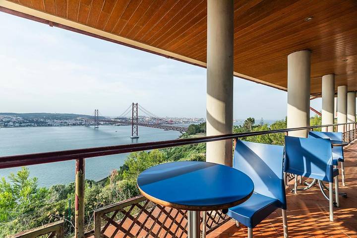 Auberge, avec Balcon et Terrasse ainsi que Jardin et Vue