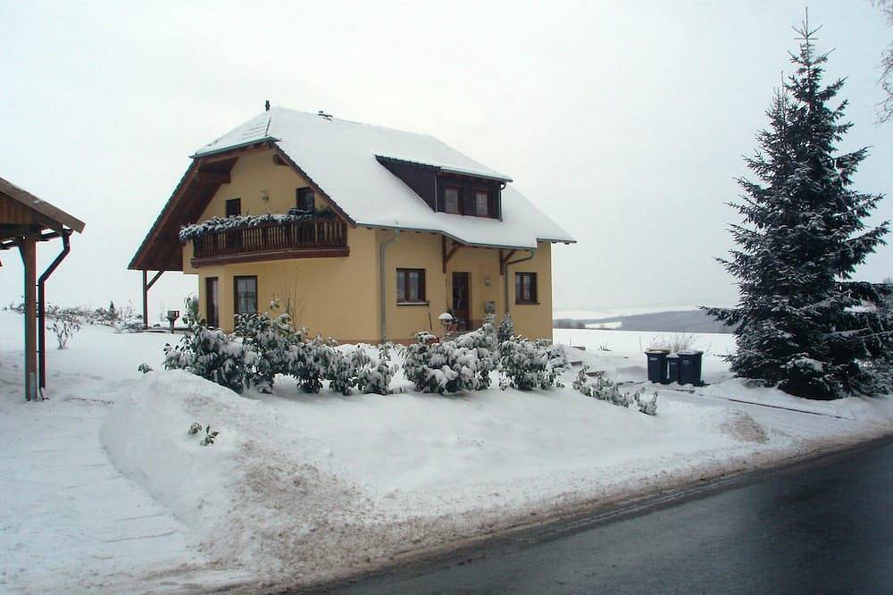 Ganze Wohnung, Ferienwohnung in Wildbach zwischen Bergstadt Schneeberg und Bad Schlema in Bad Schlema, Erzgebirge