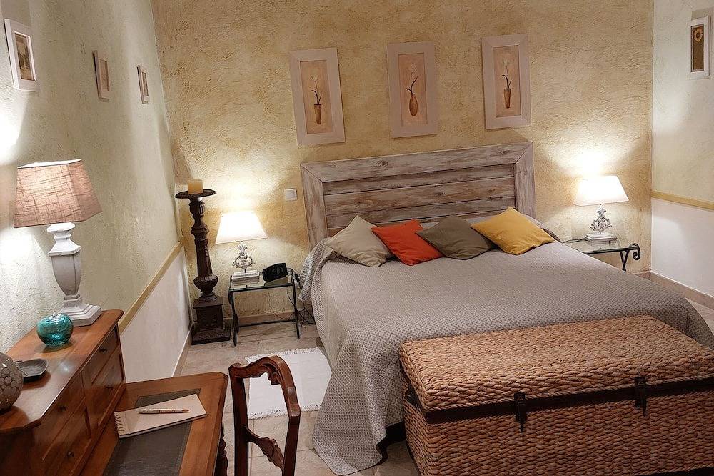 Maison Le Clos des Oliviers au cœur de la Provence en Vaucluse pour 4 personnes in Jonquières, Vaucluse