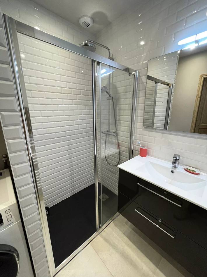 Gîte pour 12 personnes, avec terrasse à Laveissière - 4